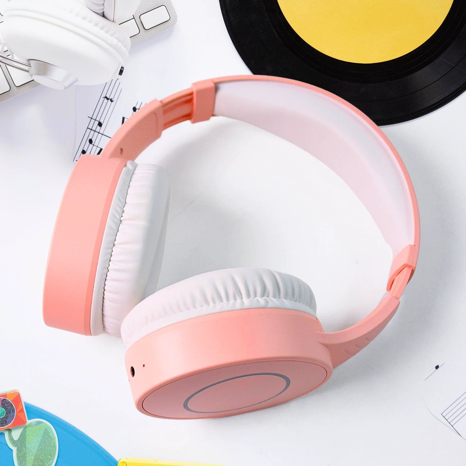 Wireless Over-ear Bluetooth Headphones (Zw-053) by Wukusy