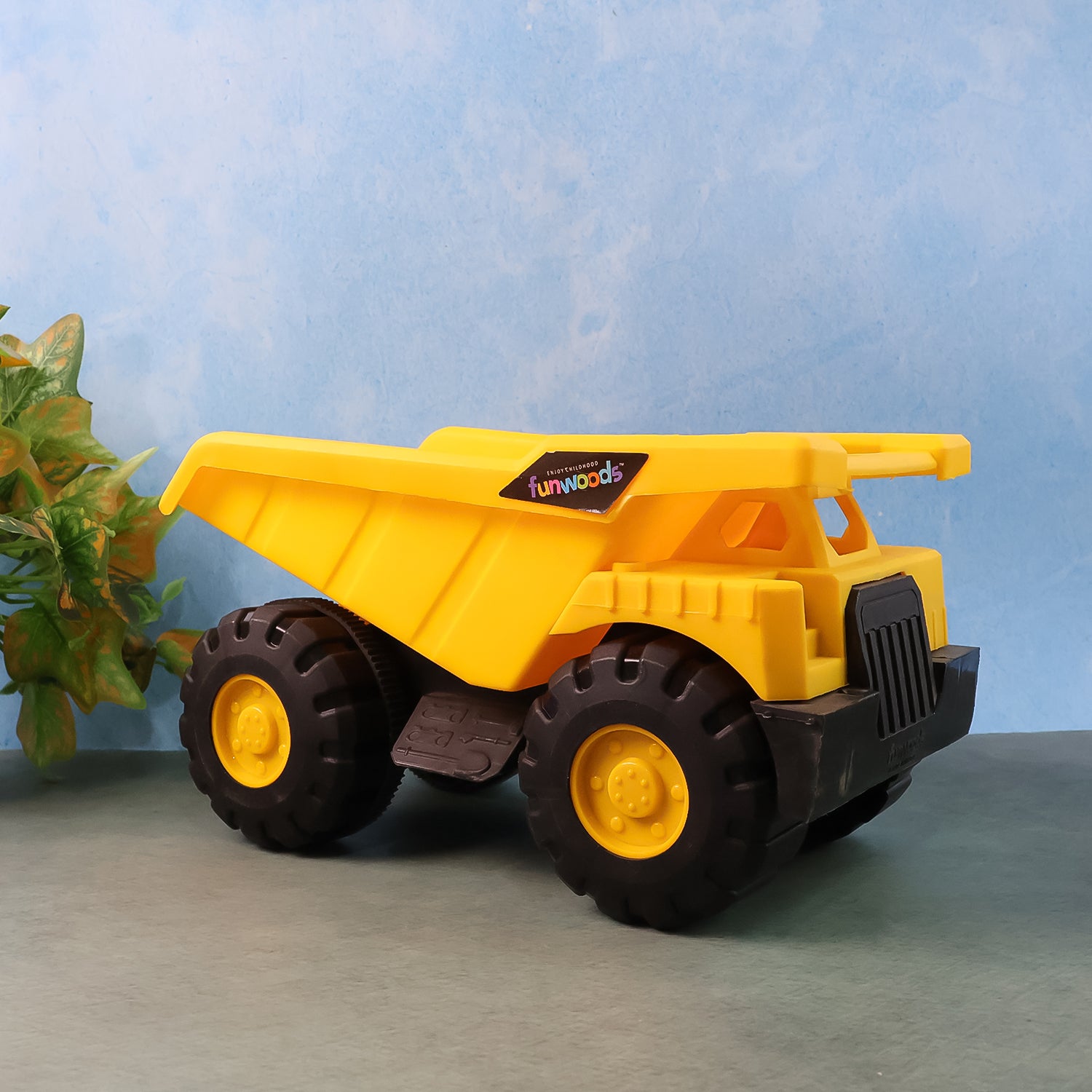 Funwoods Friction-powered Dump Truck Toy - (1 Pc)