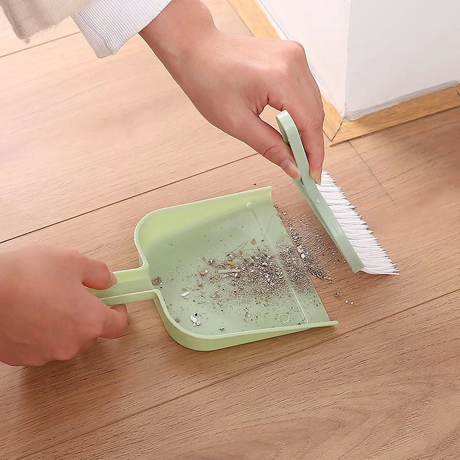 7617 Mini Dustpan Supdi With Brush Broom Set For Multipurpose Cleaning by Wukusy