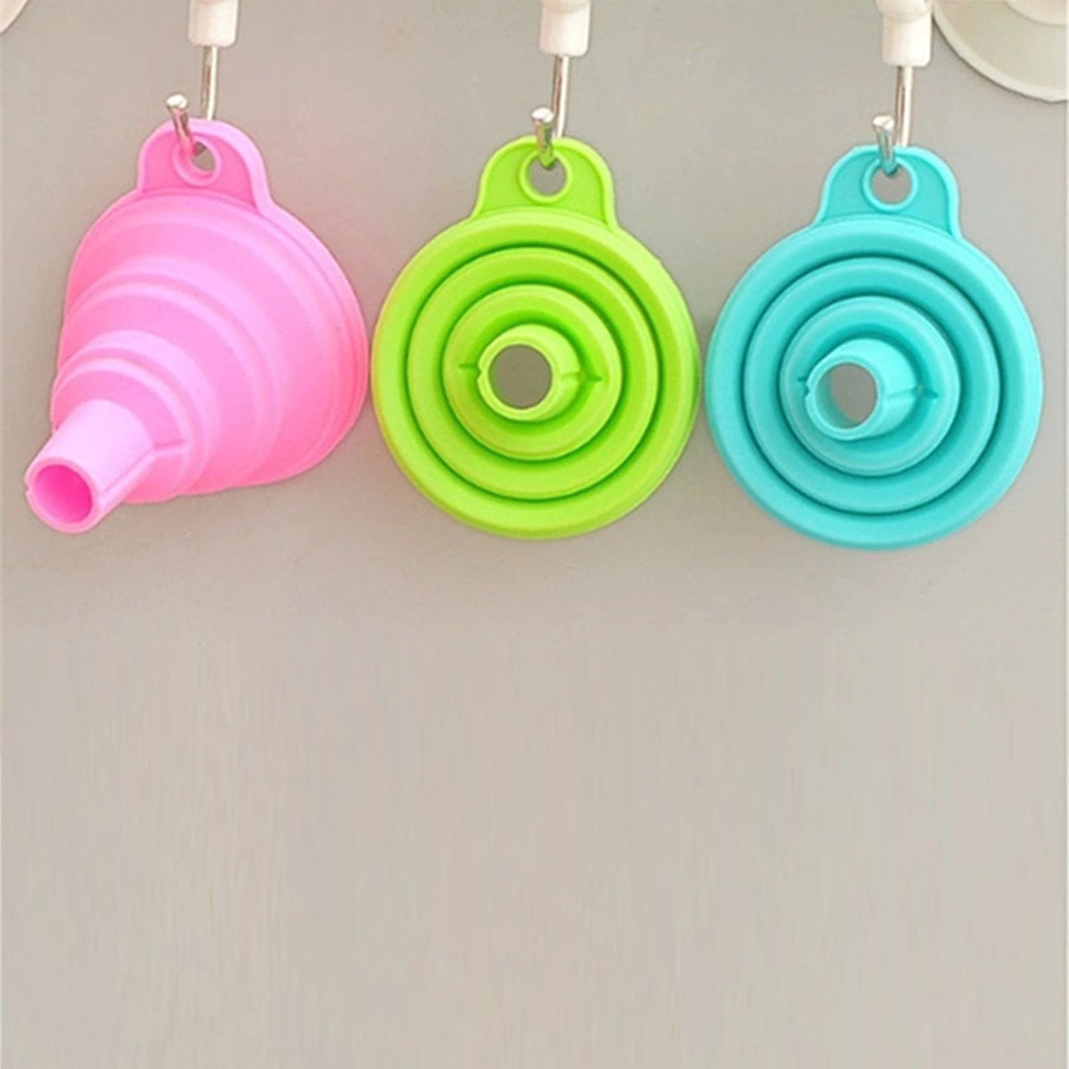 4677 Silicone Funnel For Kitchen Use Oil Pouring Sauce Water Juice by Wukusy