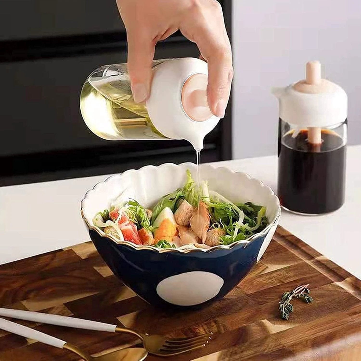 Oil Dispenser With Silicone Oil Brush (1 Pc With Brush 250 Ml Approx) by Wukusy