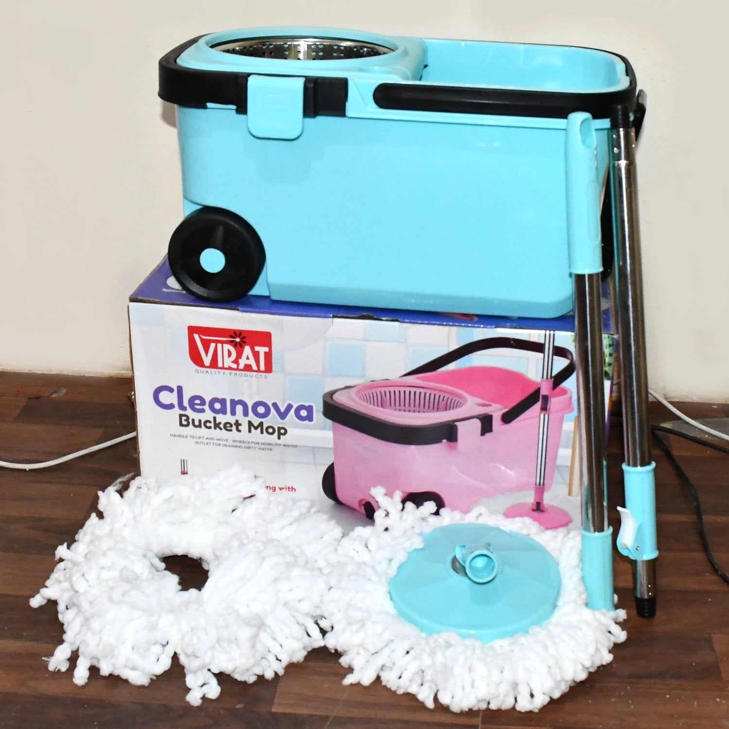 360 Spin Mop With Super Absorbent Microfiber Heads (1 Set) by Wukusy