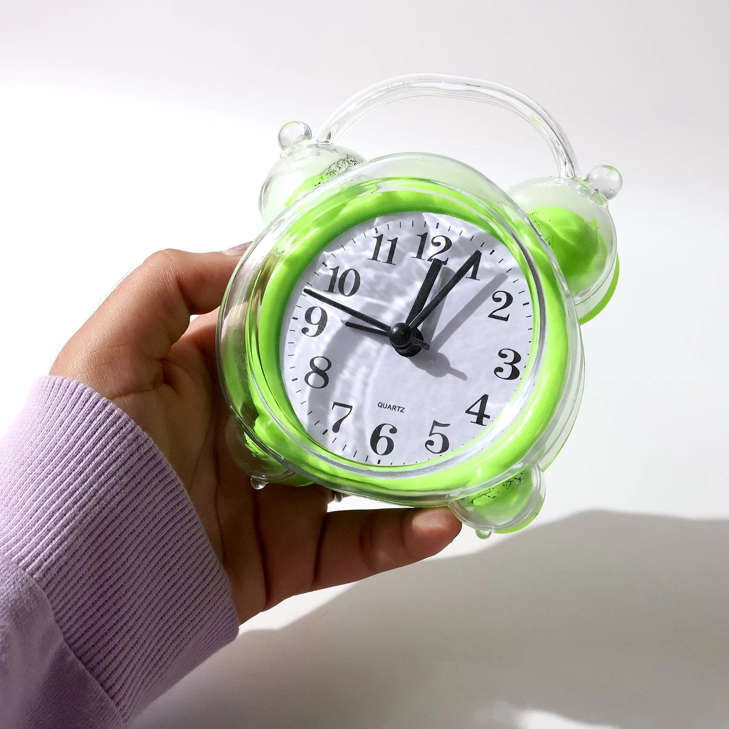 Classic Quartz Alarm Clock (1 Pc) by Wukusy