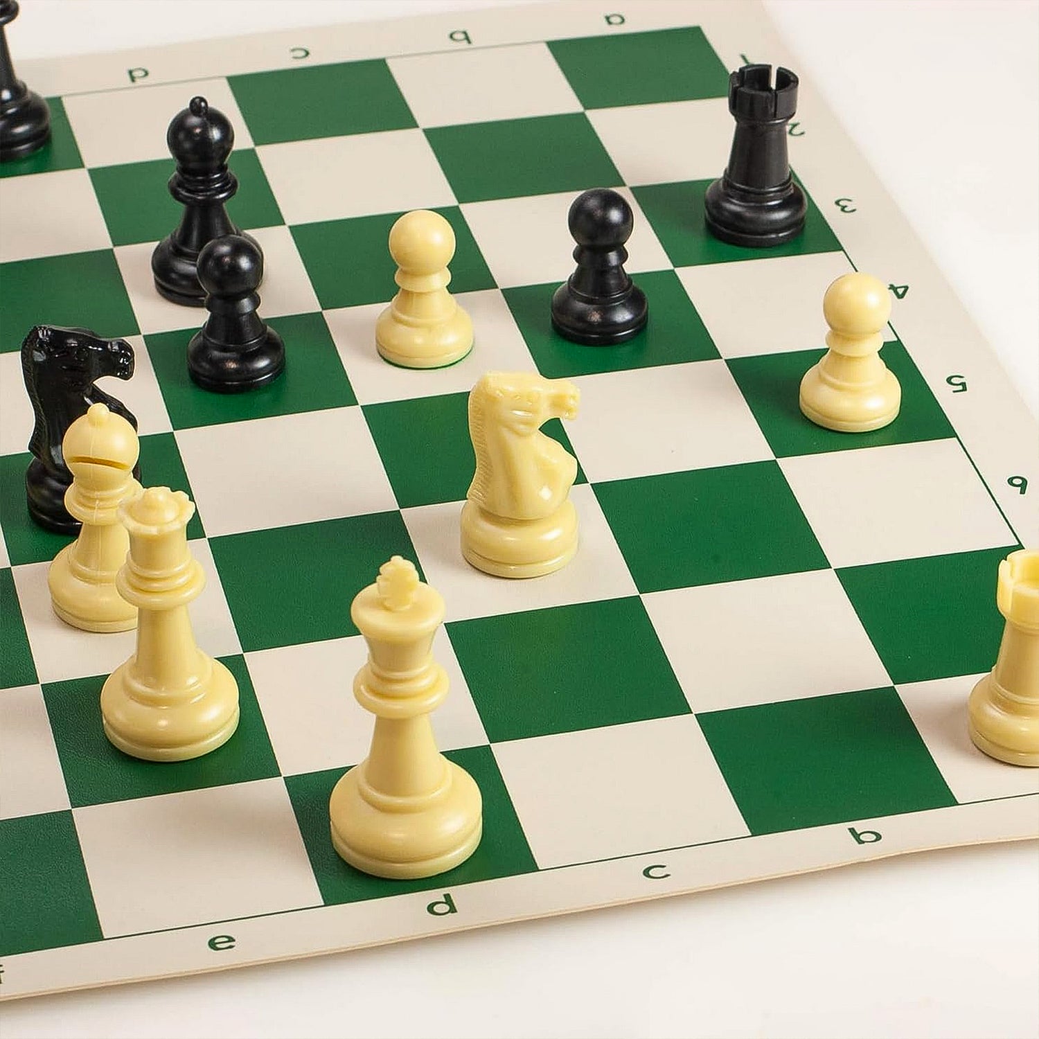 Small Premium Portable Chess Set Plastic Chess Pieces (1 Set)