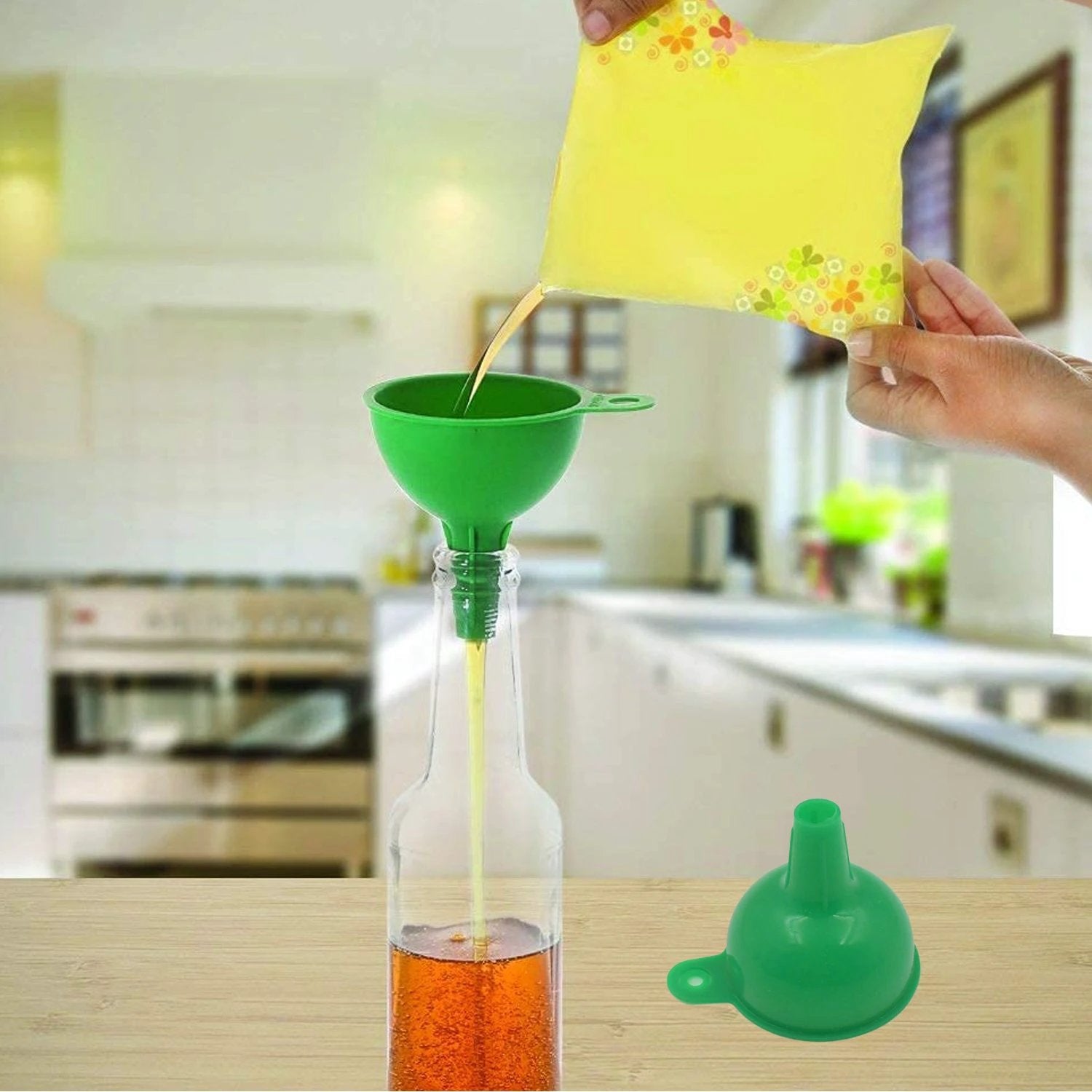 4237 Silicone Funnel For Pouring Oil Sauce Water Juice And Small Food-grainsfood Grade Silicone Funnel (1 Pc Green) by Wukusy