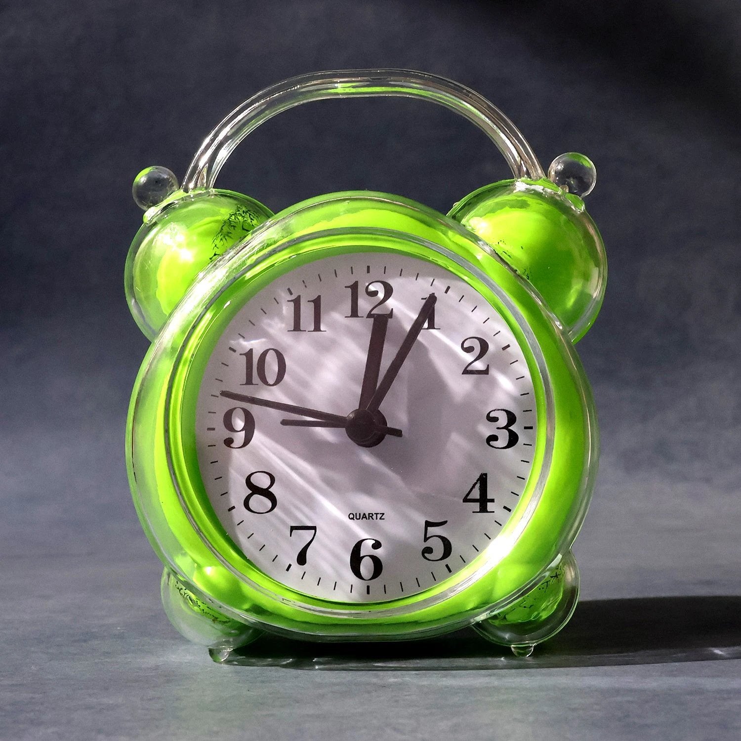 Classic Quartz Alarm Clock (1 Pc) by Wukusy