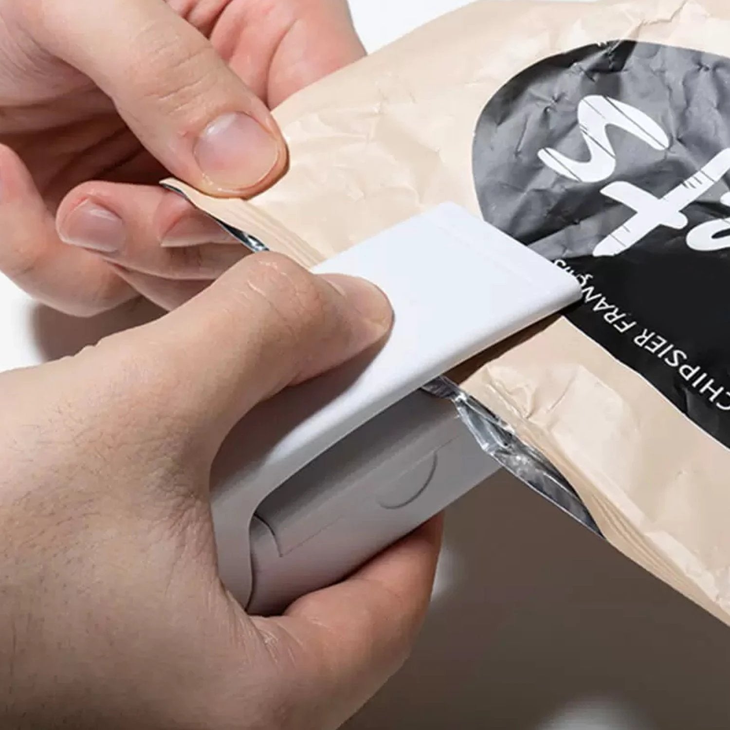 Portable Mini Heat Sealer Machine For Plastic Bags (1 Pc) by Wukusy