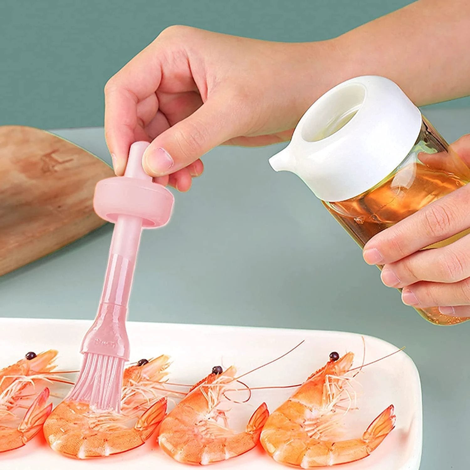Oil Dispenser With Silicone Oil Brush (1 Pc With Brush 250 Ml Approx) by Wukusy