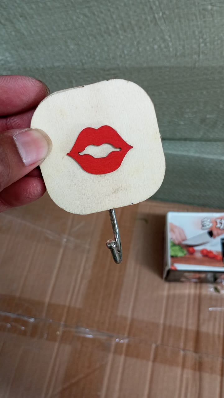 Wooden Cartoon Hook Wall Hanging Hooks Wall Storage Hook Wall Mounted Hat Hooks Wall Coat Hooks Hanger Backpack Hook Clothes Hook Office Towel Hook Clothing Iron (1 Pc)