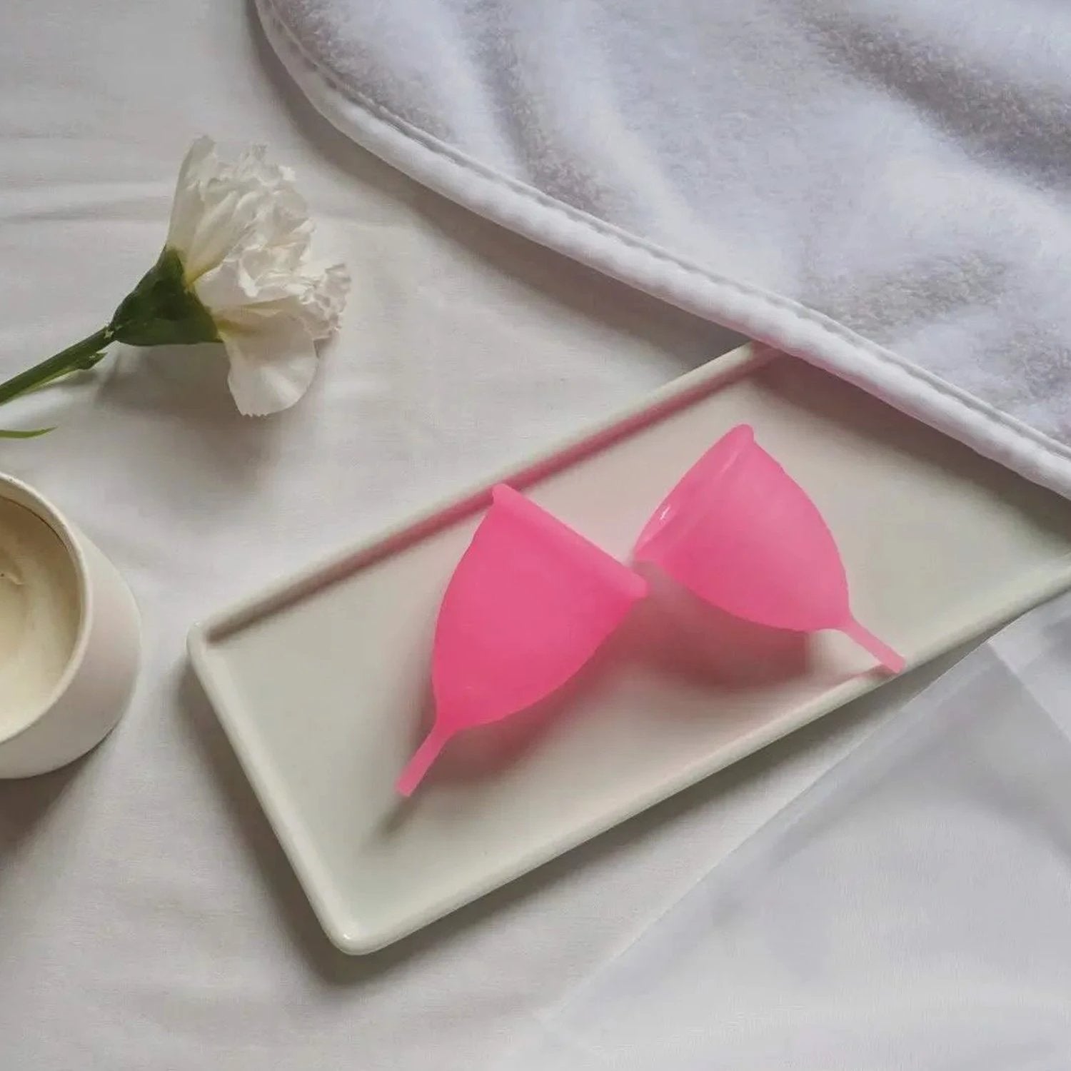 6112b Reusable Menstrual Cup Used By Womens And Girls During The Time Of Their Menstrual Cycle by Wukusy