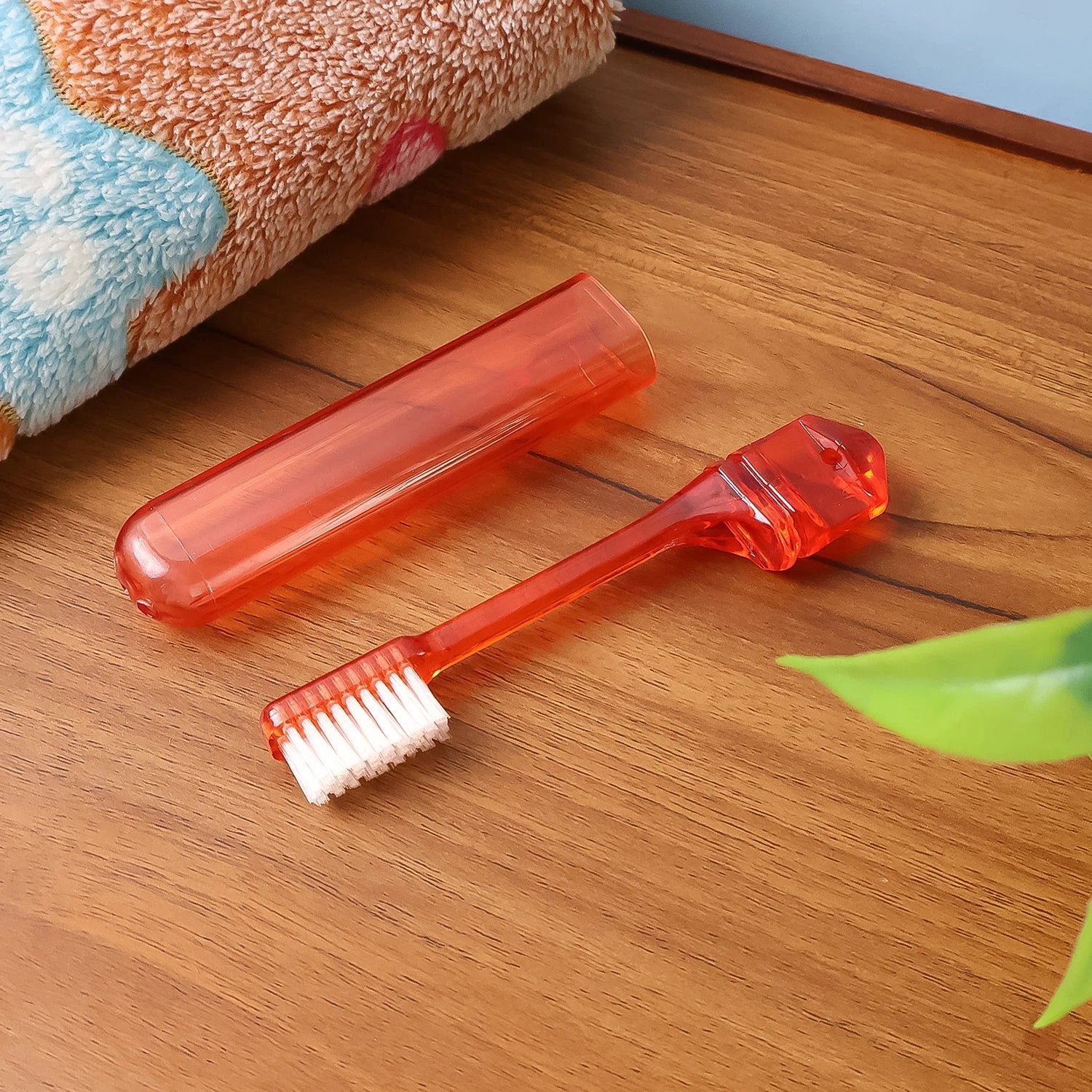 Portable Folding Toothbrush With Built-in Travel Case (1 Pc) - 69KART