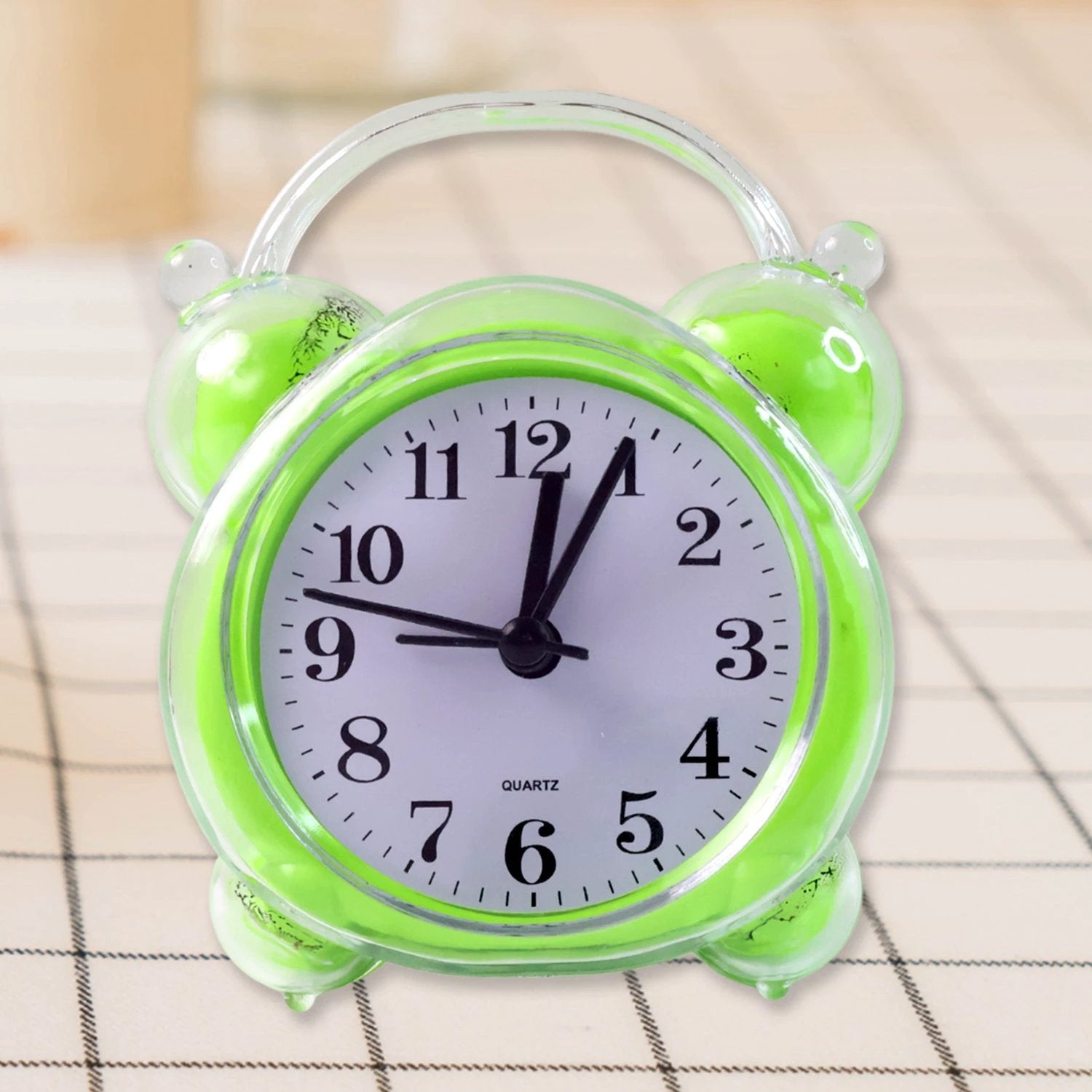 Classic Quartz Alarm Clock (1 Pc) by Wukusy